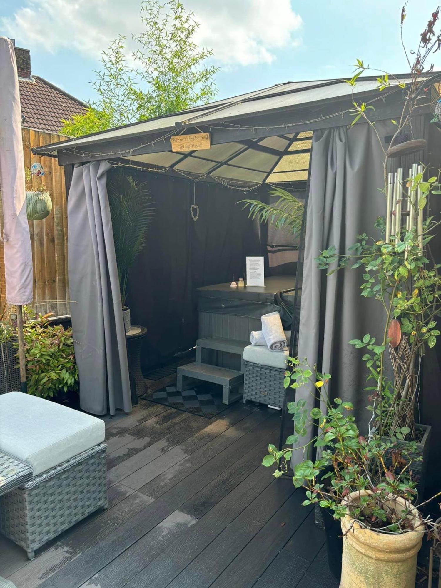 Апартаменти Secret Gem 1 Bed Garden Flat Private Luxury Hot Tub Борнмут Екстер'єр фото