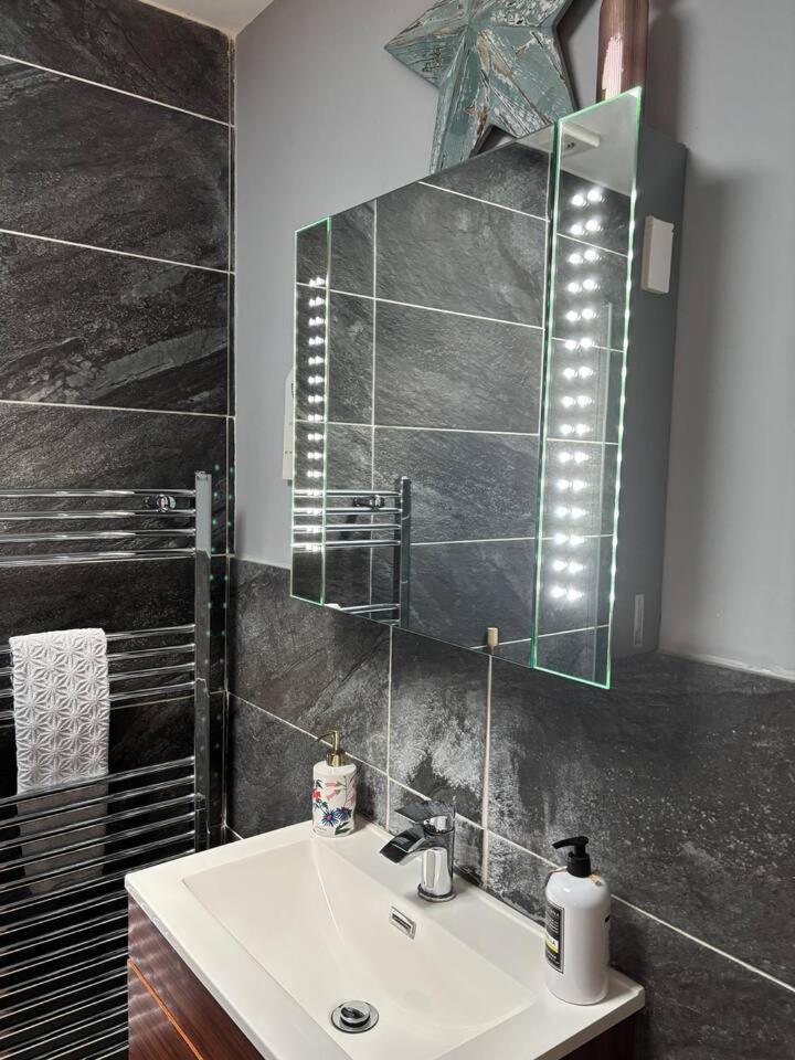Апартаменти Secret Gem 1 Bed Garden Flat Private Luxury Hot Tub Борнмут Екстер'єр фото