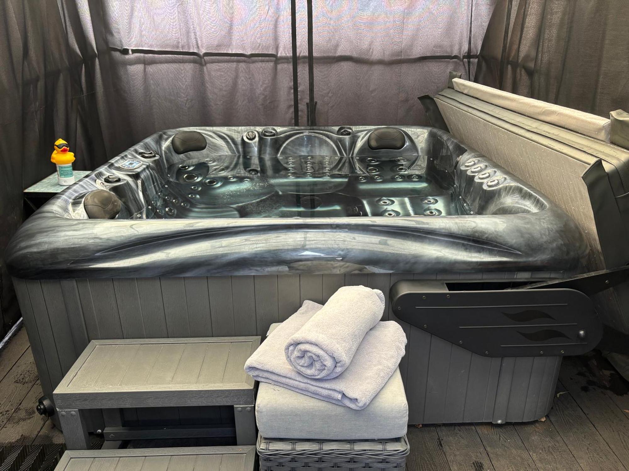 Апартаменти Secret Gem 1 Bed Garden Flat Private Luxury Hot Tub Борнмут Екстер'єр фото